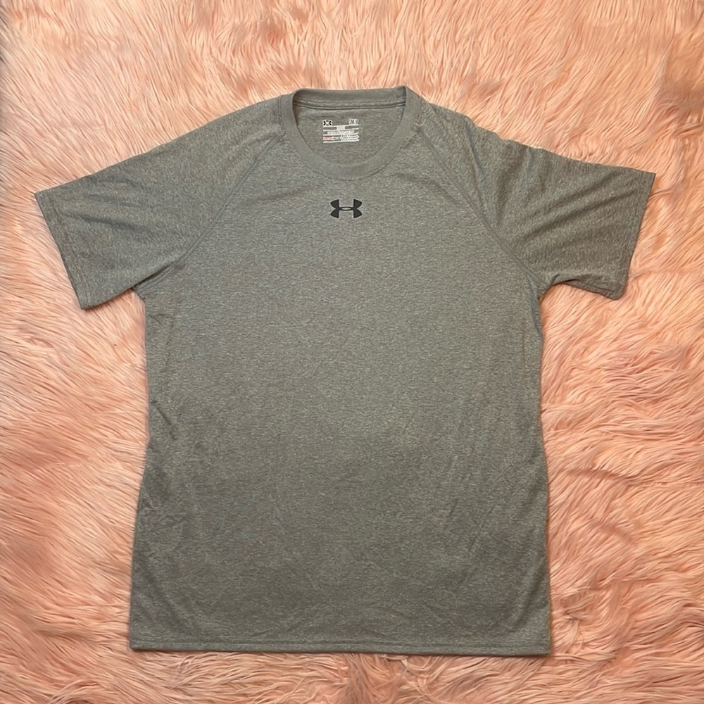 Under Armour Gray Loose Fit Short Sleeve Tee Size‎ Small